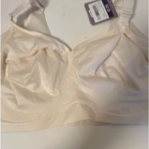 No wire back smoother ivory bra 52d Catherine's brand